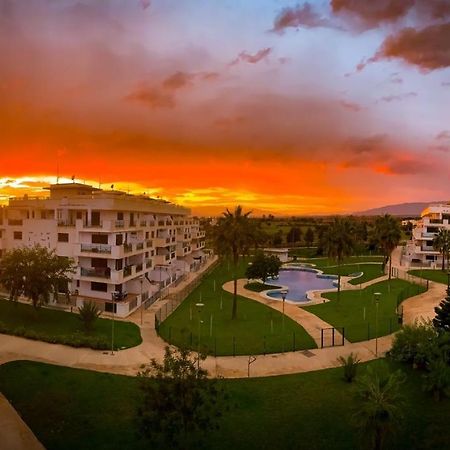 Bajo Puerta De Alcazaba Apartman Retamar  Kültér fotó