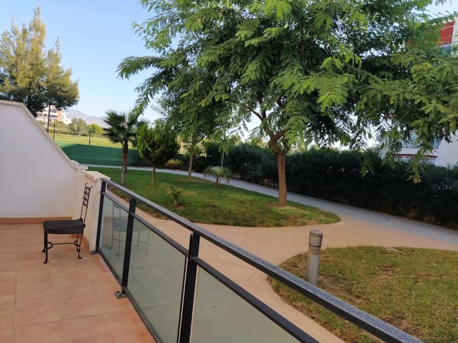 Bajo Puerta De Alcazaba Apartman Retamar  Kültér fotó