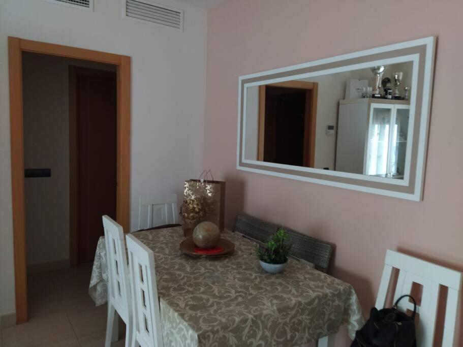 Bajo Puerta De Alcazaba Apartman Retamar  Kültér fotó