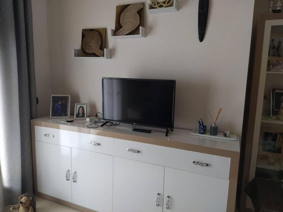 Bajo Puerta De Alcazaba Apartman Retamar  Kültér fotó