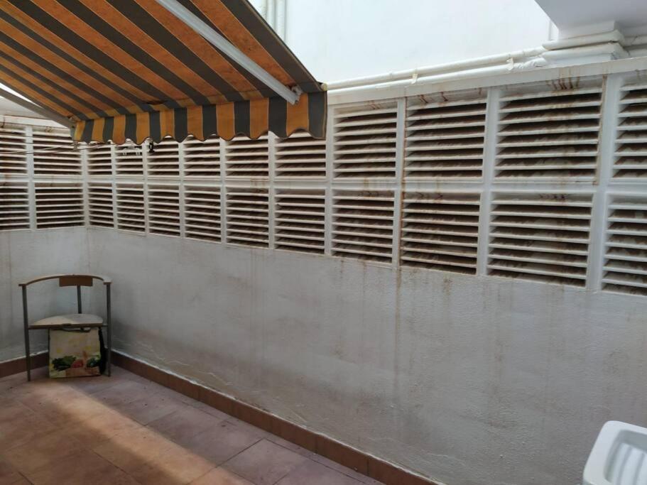 Bajo Puerta De Alcazaba Apartman Retamar  Kültér fotó