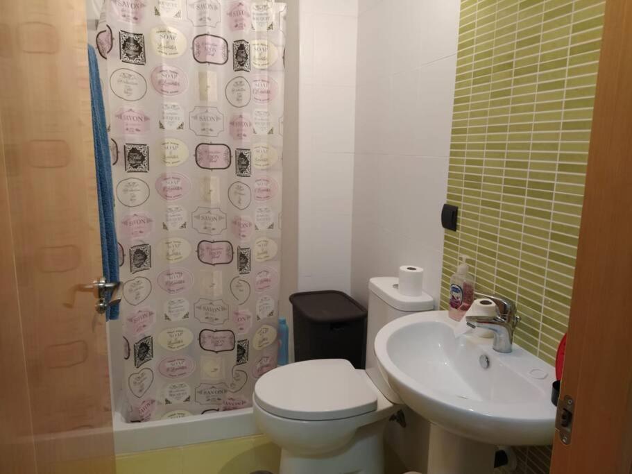 Bajo Puerta De Alcazaba Apartman Retamar  Kültér fotó
