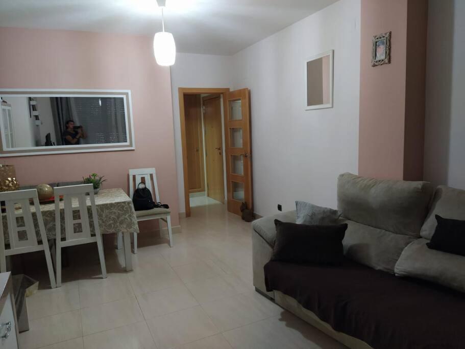 Bajo Puerta De Alcazaba Apartman Retamar  Kültér fotó